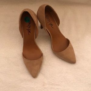 Nasty Gal Pointy Toe Suede Shoes